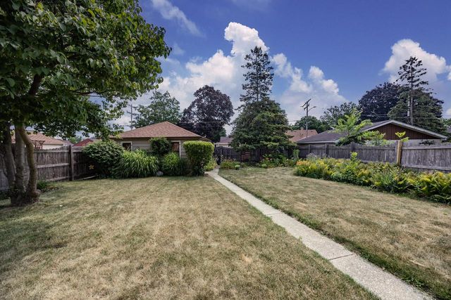 3940 N 80th STREET, Milwaukee, WI 53222