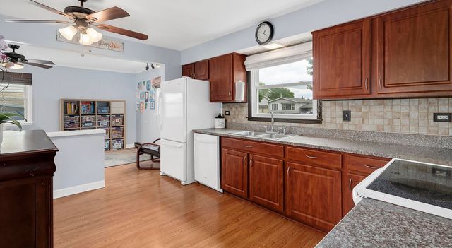 15W644 Patricia Lane, Elmhurst, IL 60126