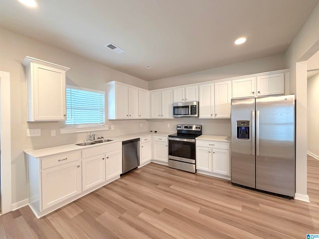 285 AVALON WAY, Clanton, AL 35045