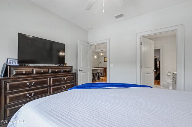 2501 Bienville Boulevard, 127, Ocean Springs, MS 39564