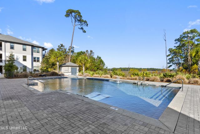 2501 Bienville Boulevard, 127, Ocean Springs, MS 39564