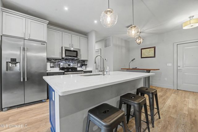 2501 Bienville Boulevard, 127, Ocean Springs, MS 39564