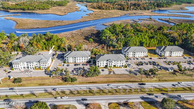 2501 Bienville Boulevard, 127, Ocean Springs, MS 39564
