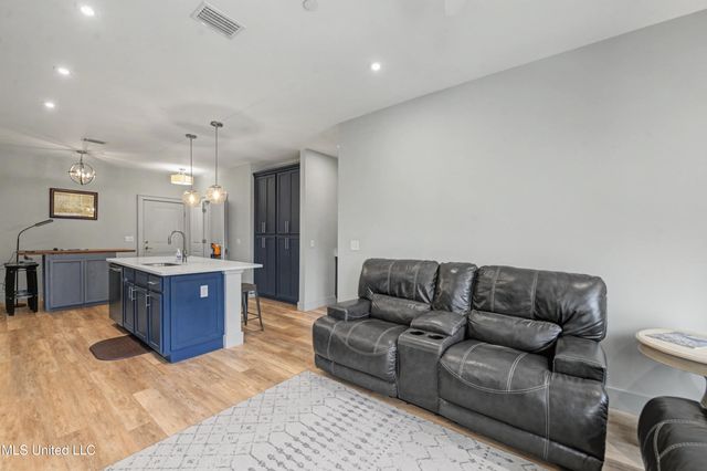 2501 Bienville Boulevard, 127, Ocean Springs, MS 39564