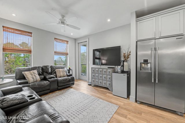 2501 Bienville Boulevard, 127, Ocean Springs, MS 39564