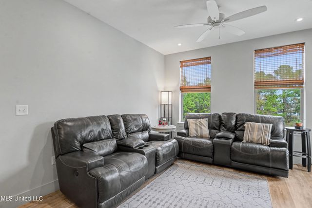 2501 Bienville Boulevard, 127, Ocean Springs, MS 39564