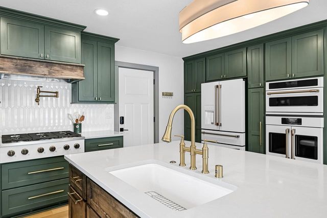 5025 Riverside ROAD, Waterford, WI 53185