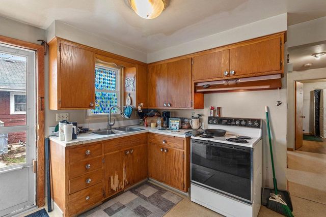 608 KNIGHT AVENUE, Neenah, WI 54956