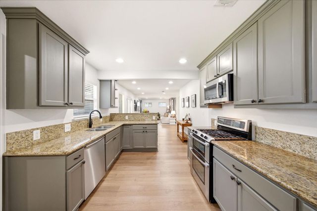 1108 Wakefield Drive, Houston, TX 77018