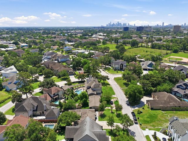 1108 Wakefield Drive, Houston, TX 77018