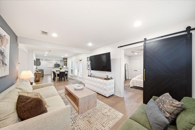 1108 Wakefield Drive, Houston, TX 77018