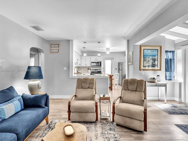 2539 Cleveland St, Hollywood, FL 33020