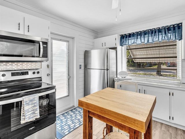 2539 Cleveland St, Hollywood, FL 33020