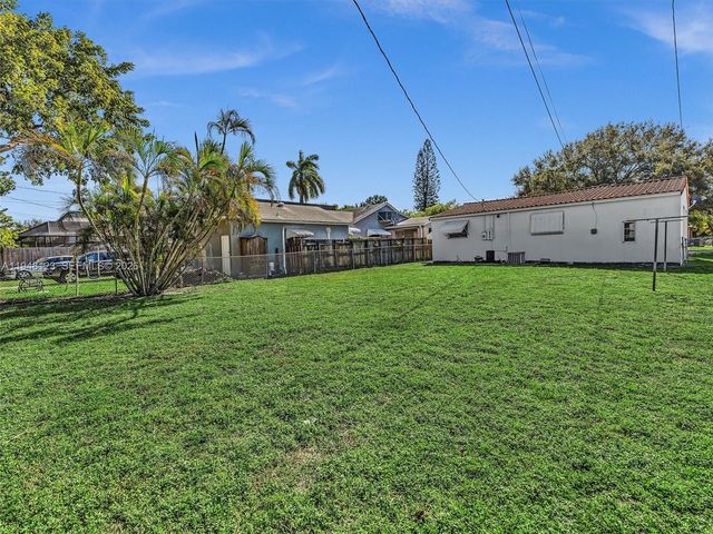 2539 Cleveland St, Hollywood, FL 33020