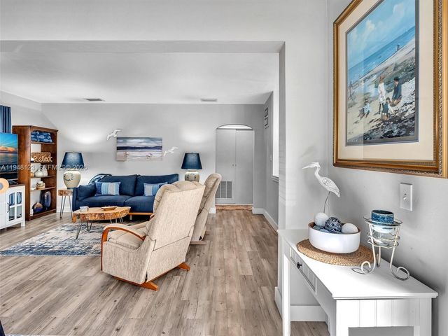 2539 Cleveland St, Hollywood, FL 33020