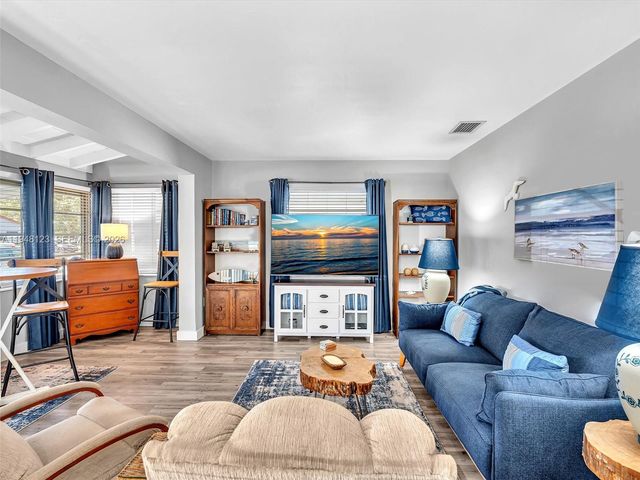 2539 Cleveland St, Hollywood, FL 33020