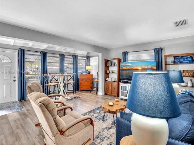 2539 Cleveland St, Hollywood, FL 33020