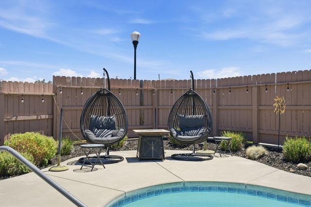 101 Gerrard Ct, Roseville, CA 95661