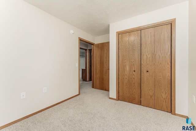 5315 W Boxwood Pl Place, Sioux Falls, SD 57107