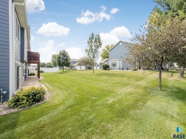 5315 W Boxwood Pl Place, Sioux Falls, SD 57107