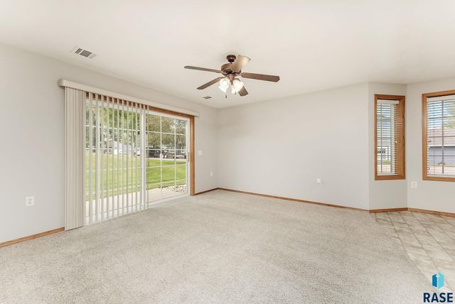 5315 W Boxwood Pl Place, Sioux Falls, SD 57107