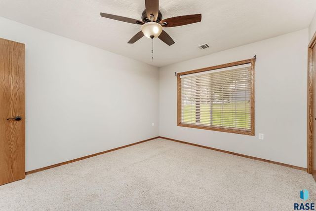 5315 W Boxwood Pl Place, Sioux Falls, SD 57107