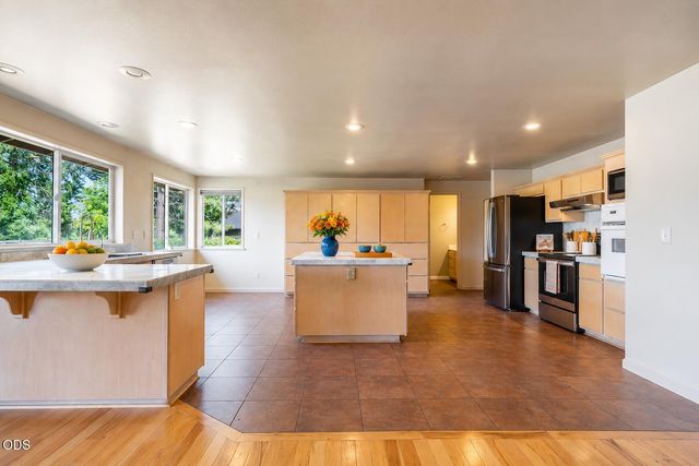 1850 Camp Baker Road, Medford, OR 97501