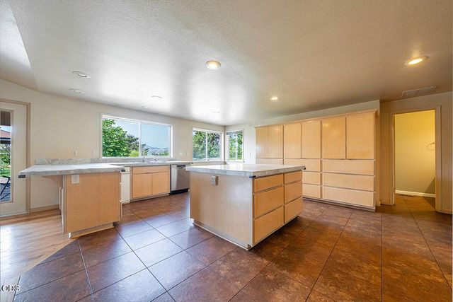 1850 Camp Baker Road, Medford, OR 97501