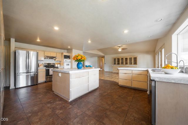 1850 Camp Baker Road, Medford, OR 97501