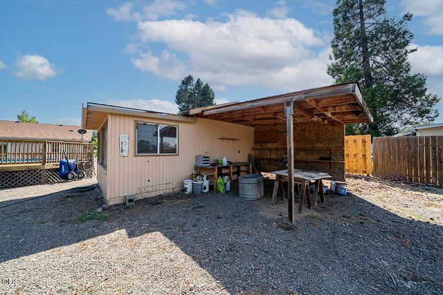 1850 Camp Baker Road, Medford, OR 97501