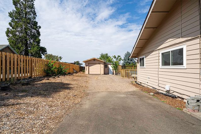 1850 Camp Baker Road, Medford, OR 97501