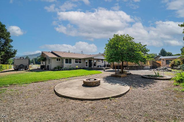 1850 Camp Baker Road, Medford, OR 97501