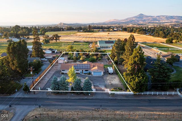 1850 Camp Baker Road, Medford, OR 97501