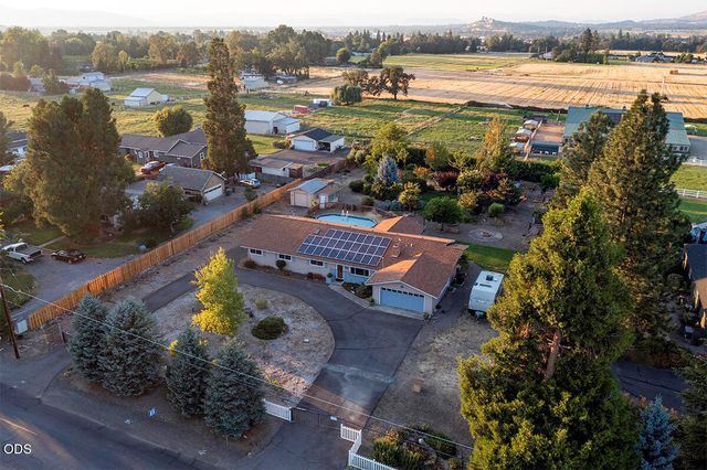 1850 Camp Baker Road, Medford, OR 97501