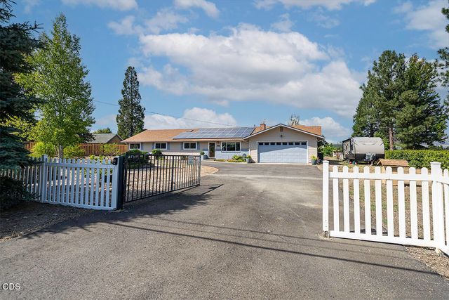 1850 Camp Baker Road, Medford, OR 97501