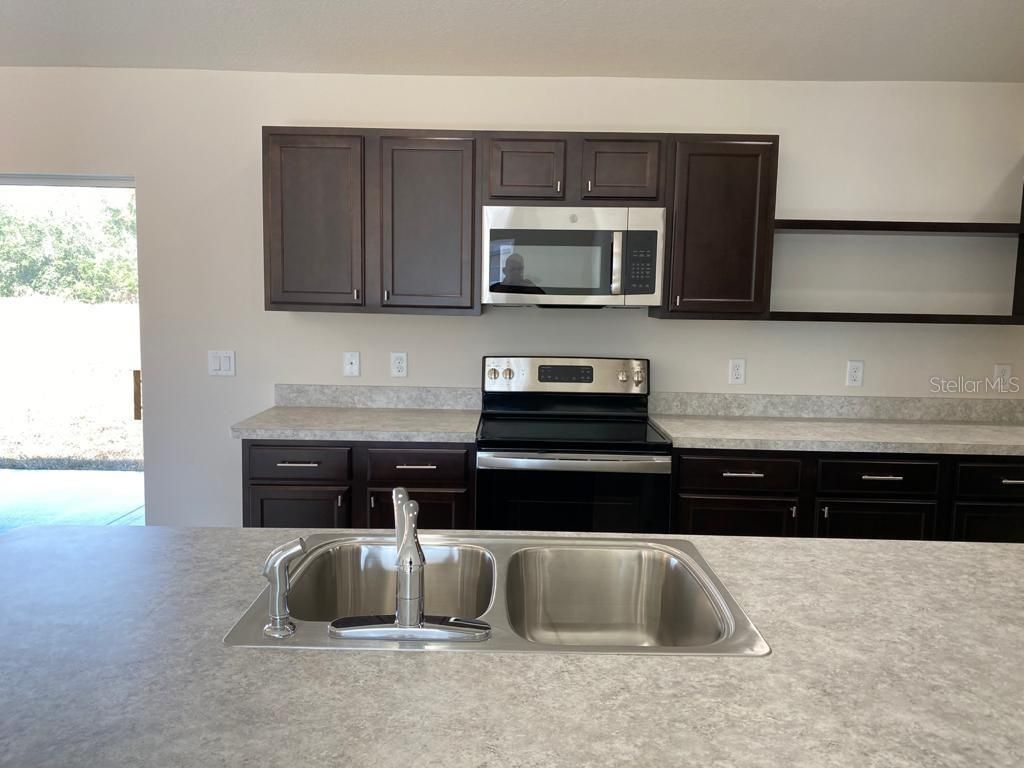 Image 8 of property listing at 3331 SW 153RD PLACE ROAD, Ocala, FL 34473