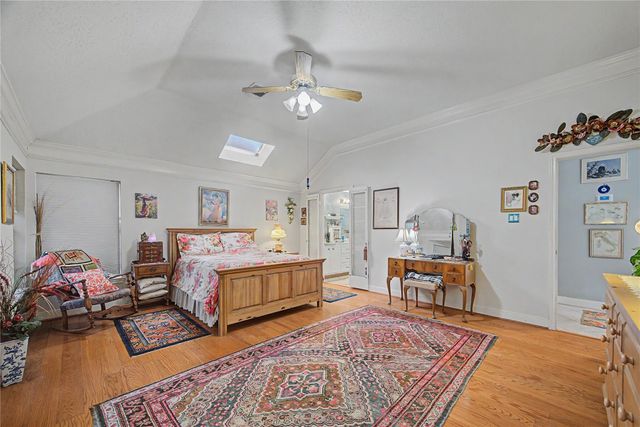 911 Lake Country Drive, Seabrook, TX 77586
