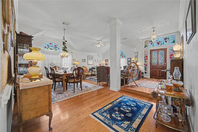 911 Lake Country Drive, Seabrook, TX 77586