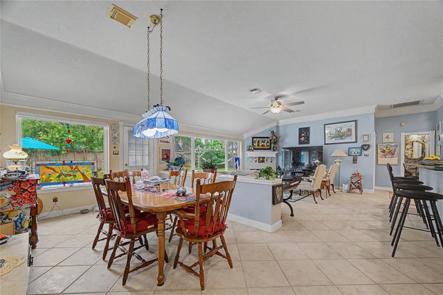 911 Lake Country Drive, Seabrook, TX 77586