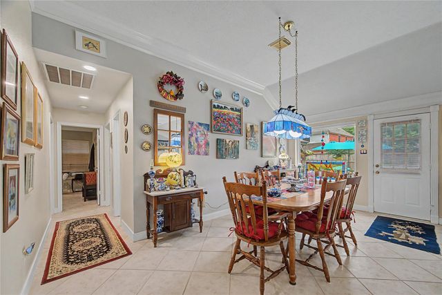 911 Lake Country Drive, Seabrook, TX 77586