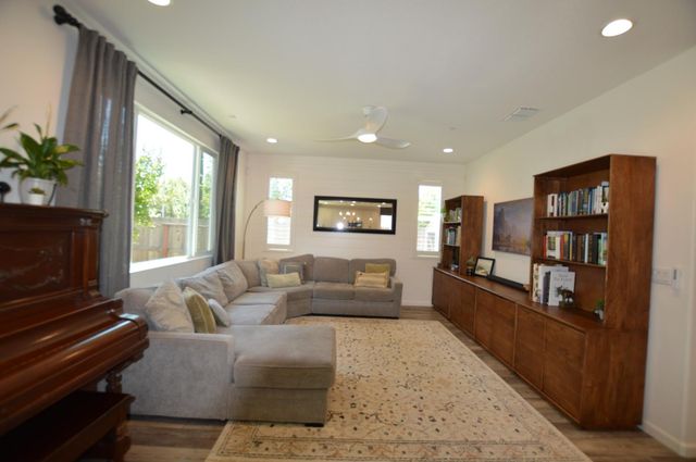 3504 Creekview Ct, Merced, CA 95340