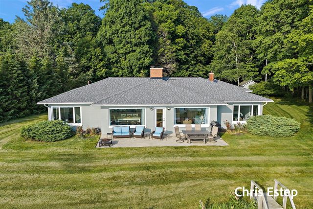 3787 N Scenic Drive, Muskegon, MI 49445