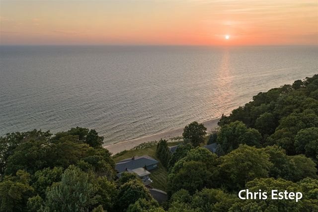 3787 N Scenic Drive, Muskegon, MI 49445