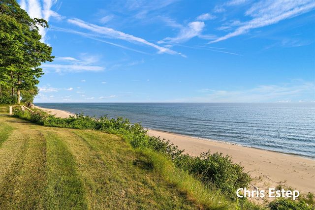 3787 N Scenic Drive, Muskegon, MI 49445