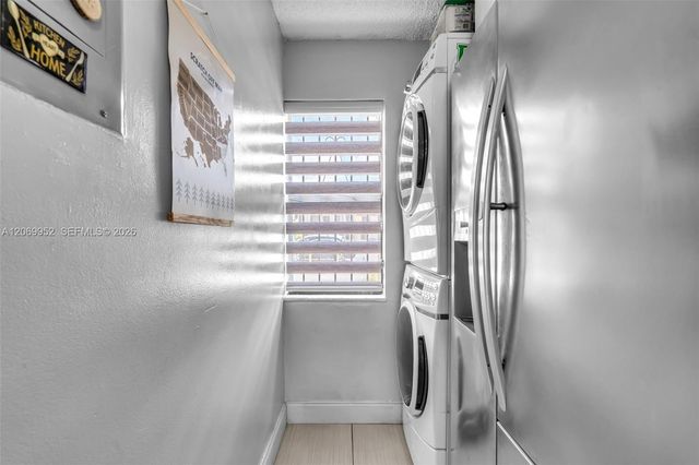2421 W 52nd Place 2-1, Hialeah, FL 33016