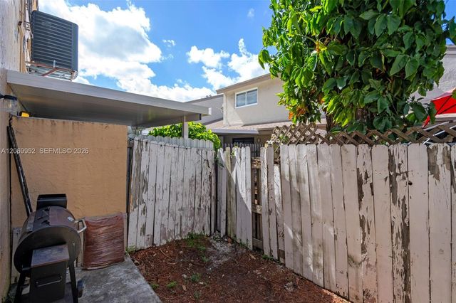 2421 W 52nd Place 2-1, Hialeah, FL 33016