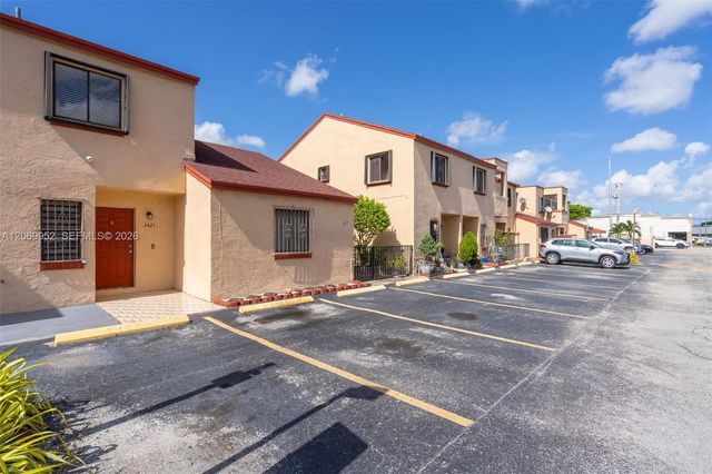 2421 W 52nd Place 2-1, Hialeah, FL 33016