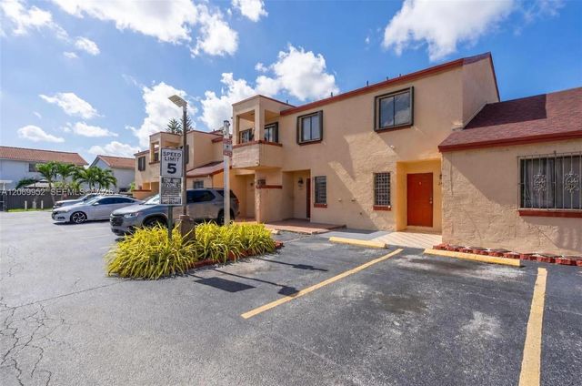 2421 W 52nd Place 2-1, Hialeah, FL 33016