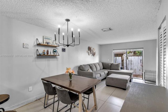 2421 W 52nd Place 2-1, Hialeah, FL 33016