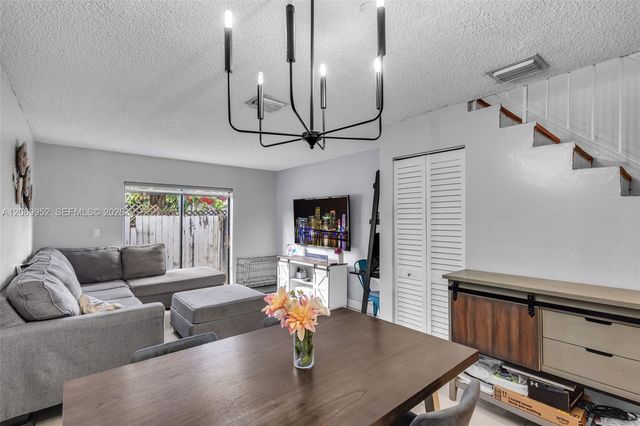 2421 W 52nd Place 2-1, Hialeah, FL 33016